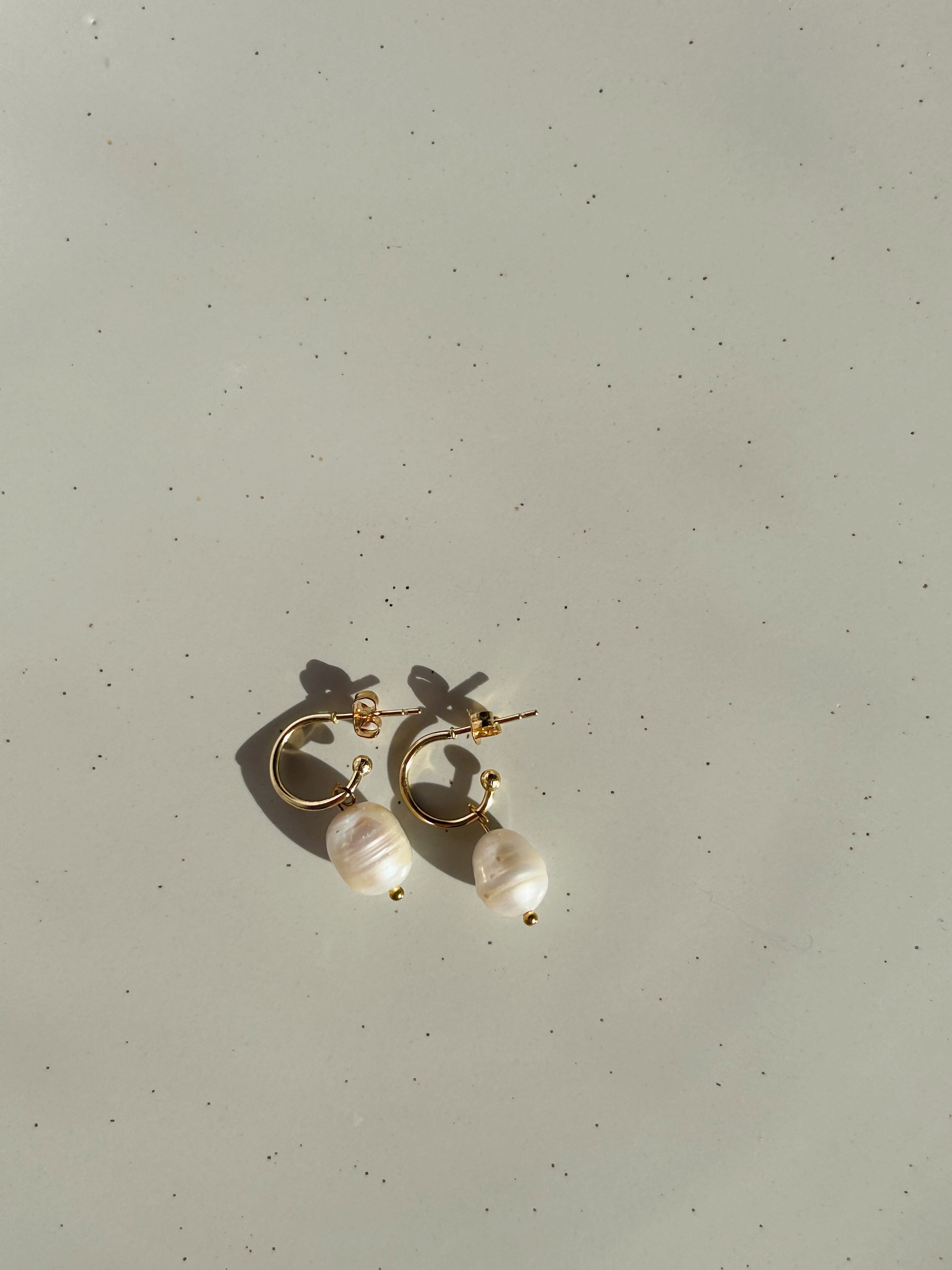Eden Pearl Earrings Gold